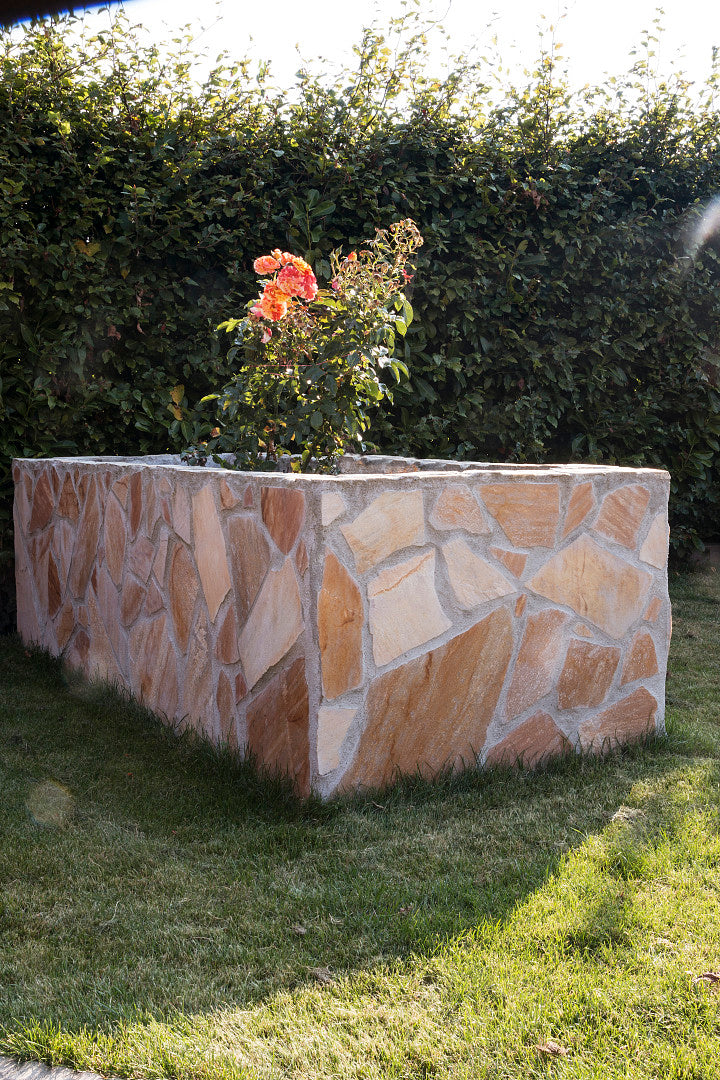 Polygonale Natursteinplatten