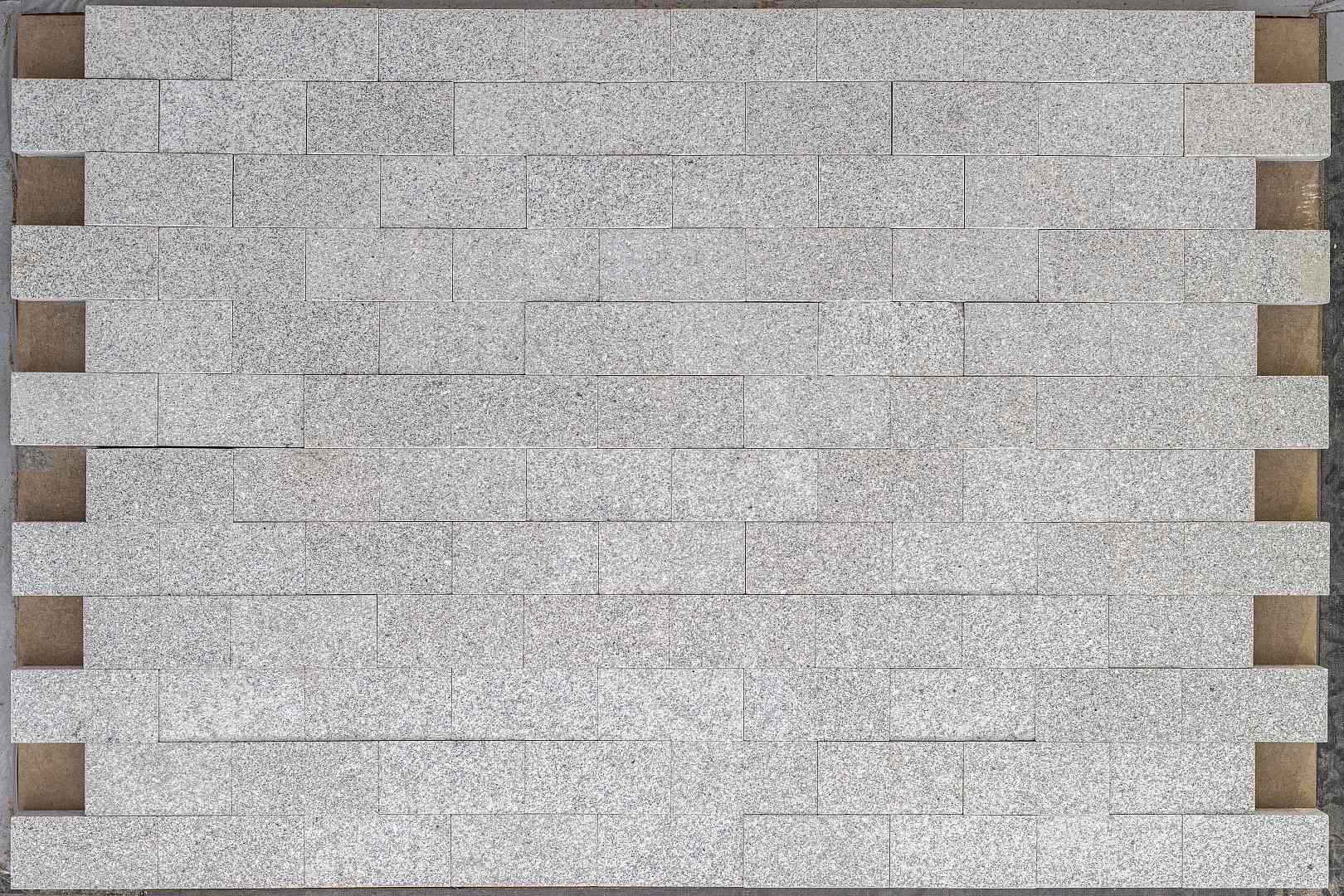 Natursteinpflaster 20x10x5cm Granit grey Granitklinker,  Piazzo Linea, in Holzkiste á 5,4 m² (270 Stück)