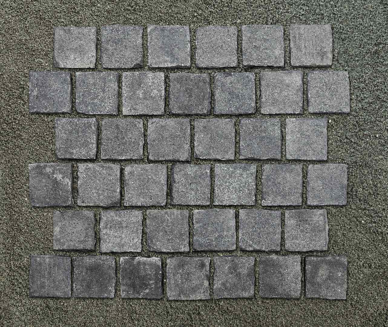 Natursteinpflaster10x10x8cm  Gabbro, Pacific Black Waterjet, in Holzkiste á 8,5 m² (720 Stück)