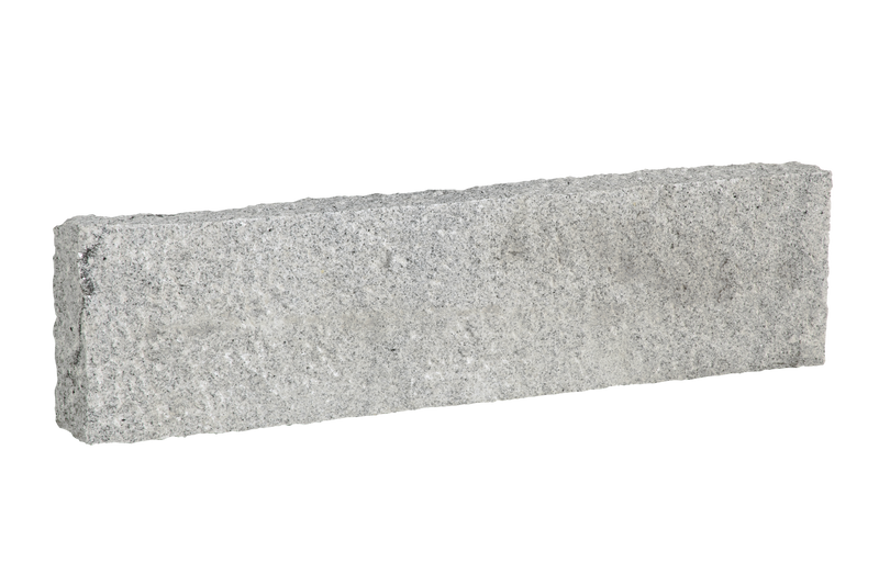 Stele Granit hellgrau 10x25x30cm Classic gespitzt