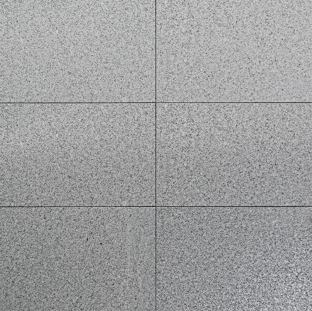 Formatplatten aus Naturstein, Granit grau geflammt, gesägt & gebürstet