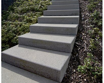 Normalbeton Blockstufen Grau