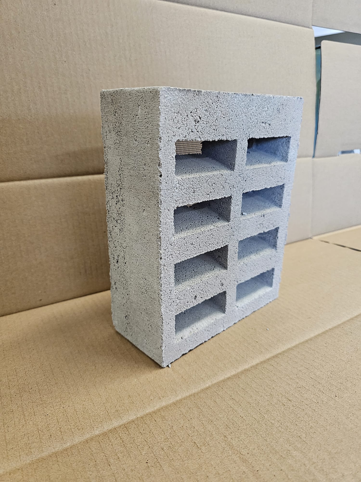 Beton Entlüftungsstein 22 x 18 x 7 cm, grau PVC-Sieb (Luftdurchlass 130 cm²)