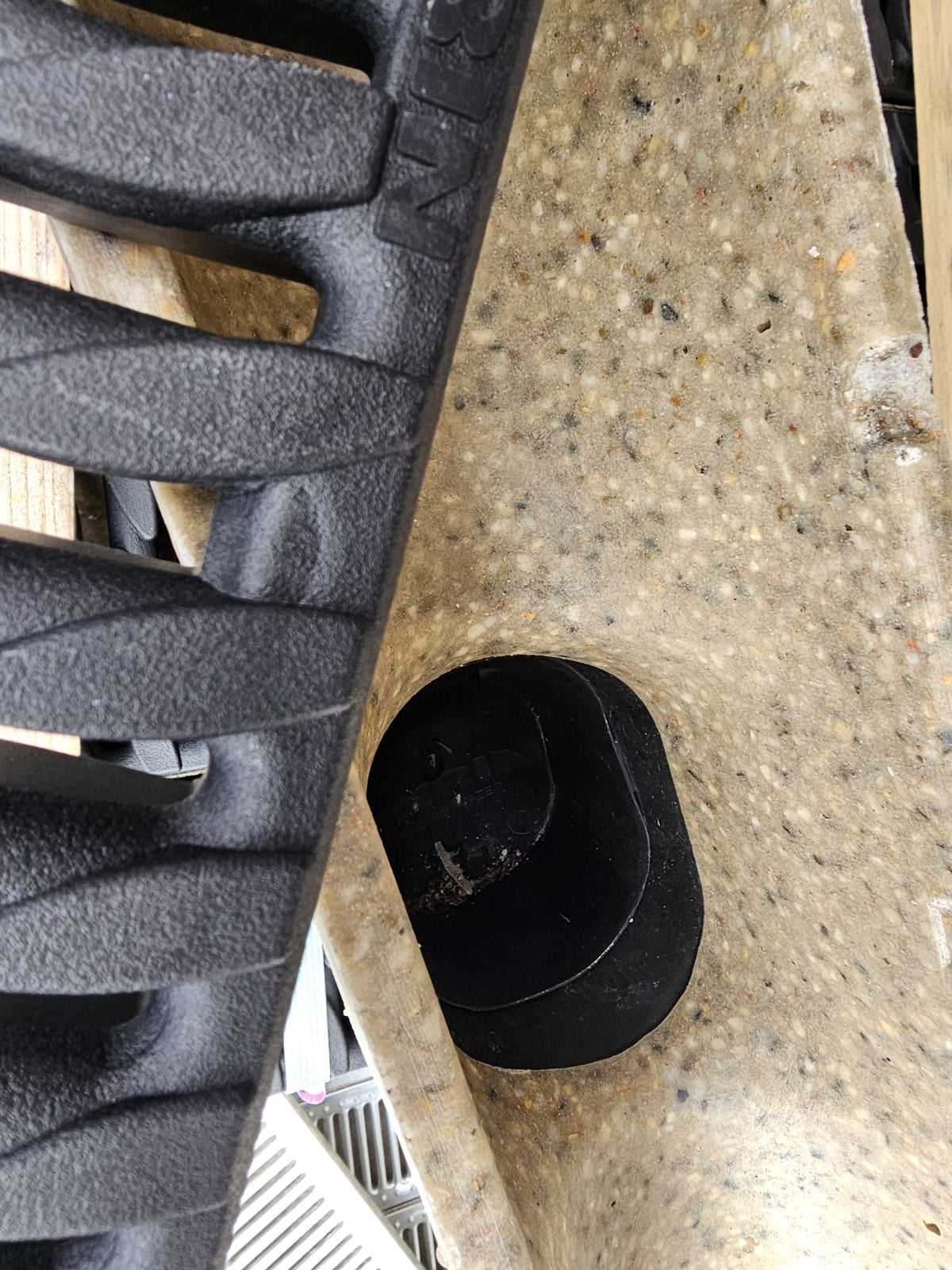 Anrin Self-ECO Rinne A15 mit Ablaufstutzen, verz. Stegrost Heelguard
