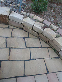 Bad Karlshafender Weser - Sandstein - Polygonalplatte  grau-bunt  D=3-6cm   1m2/Lage