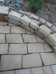 Bad Karlshafender Weser - Sandstein - Polygonalplatte  grau-bunt  D=3-6cm   1m2/Lage